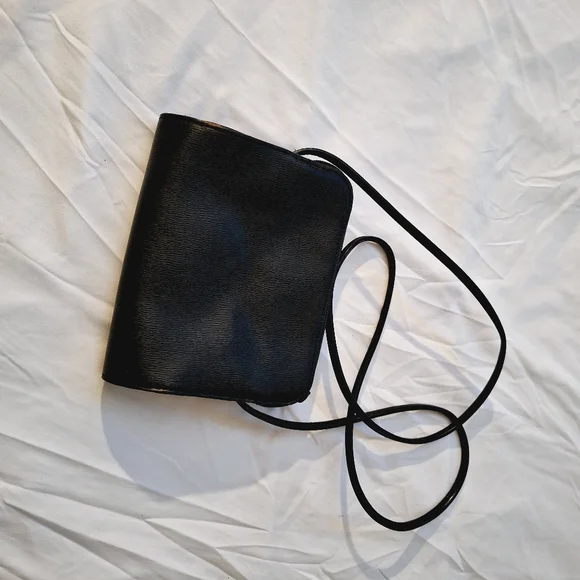 LIZ CLAIBOURNE GENIUNE LEATHER CROSSBODY BAG – VINTAGE - Picture 7 of 9